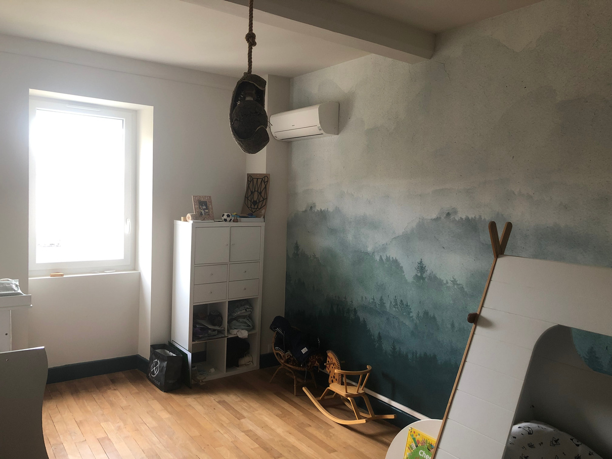 Mise en relation avec des artisans Qualifiés pour cette chambre entièrement rénovée.