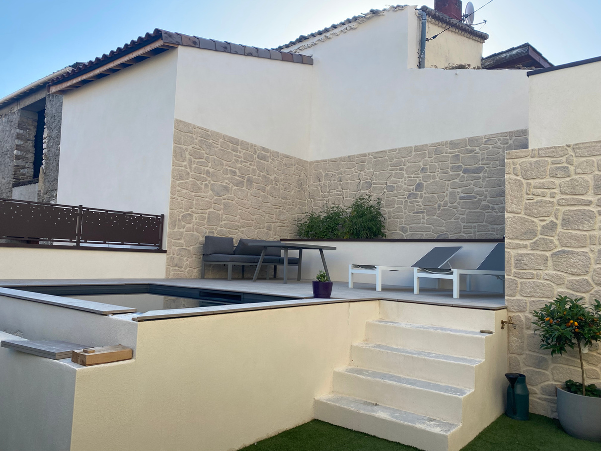 construction d'une piscine pour un projet prôche de Valence par un artisan de confiance