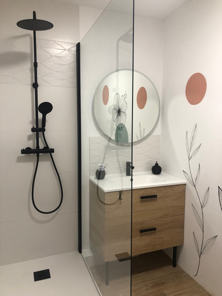 Salle de bain entièrement rénovée dans le 69 au nord de la drôme